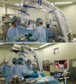 写真　手術用顕微鏡を使用した手術風景